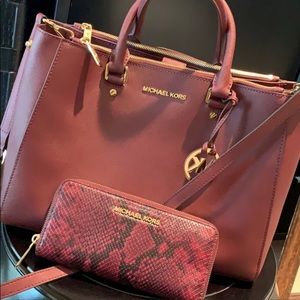 Michael Kors tote